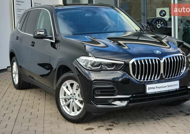 Черный БМВ Х5, объемом двигателя 2 л и пробегом 87 тыс. км за 55900 $, фото 1 на Automoto.ua