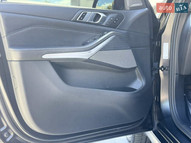 Чорний БМВ Х5, об'ємом двигуна 2.99 л та пробігом 65 тис. км за 90000 $, фото 23 на Automoto.ua