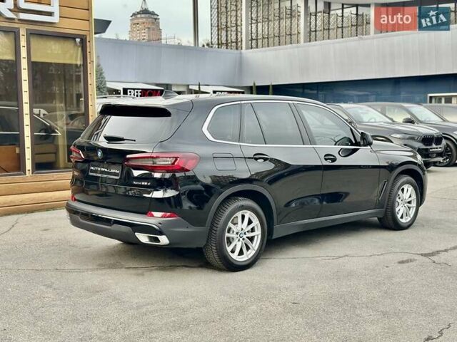 Черный БМВ Х5, объемом двигателя 2 л и пробегом 52 тыс. км за 58999 $, фото 5 на Automoto.ua