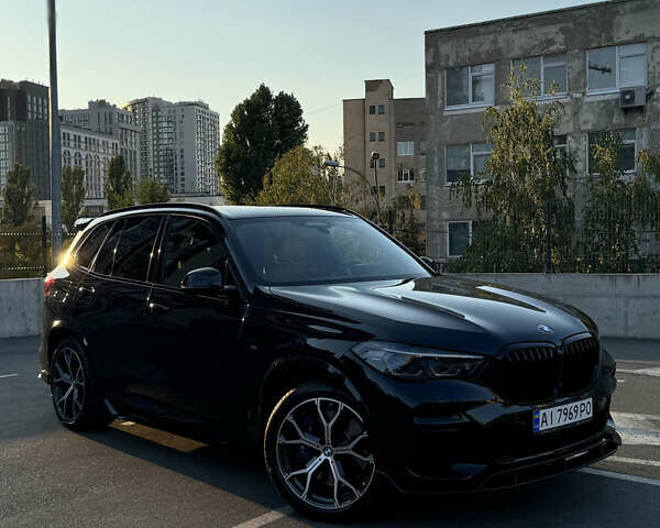 Черный БМВ Х5, объемом двигателя 3 л и пробегом 47 тыс. км за 89000 $, фото 1 на Automoto.ua
