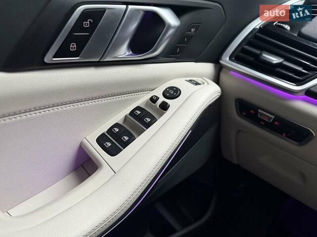 Черный БМВ Х5, объемом двигателя 3 л и пробегом 93 тыс. км за 77333 $, фото 36 на Automoto.ua