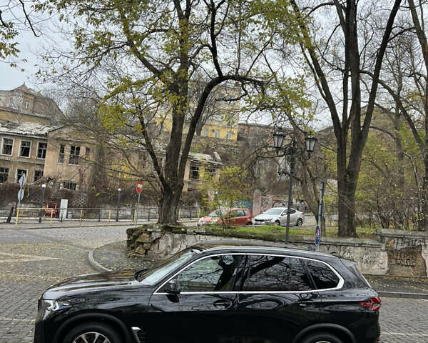 Чорний БМВ Х5, об'ємом двигуна 3 л та пробігом 22 тис. км за 80500 $, фото 3 на Automoto.ua