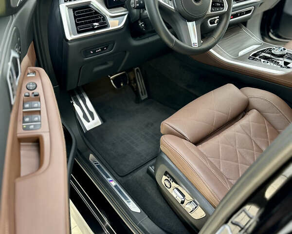 Чорний БМВ Х5, об'ємом двигуна 2.99 л та пробігом 32 тис. км за 107000 $, фото 1 на Automoto.ua