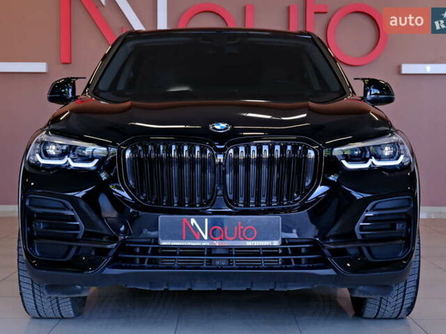 Черный БМВ Х5, объемом двигателя 2 л и пробегом 31 тыс. км за 59900 $, фото 2 на Automoto.ua