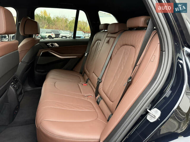 Чорний БМВ Х5, об'ємом двигуна 2.99 л та пробігом 5 тис. км за 123500 $, фото 28 на Automoto.ua