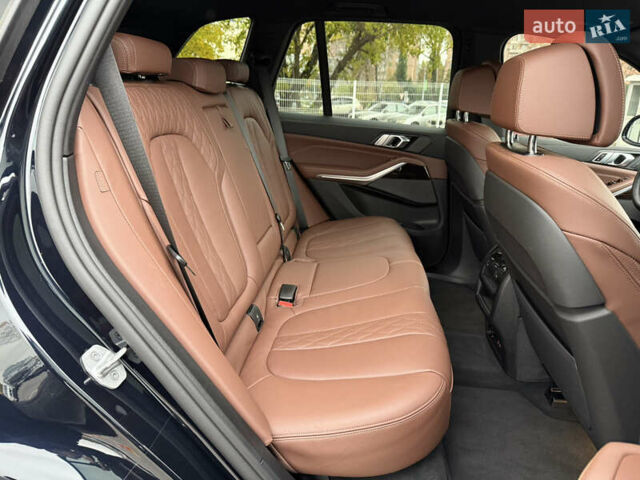 Чорний БМВ Х5, об'ємом двигуна 2.99 л та пробігом 5 тис. км за 123500 $, фото 32 на Automoto.ua