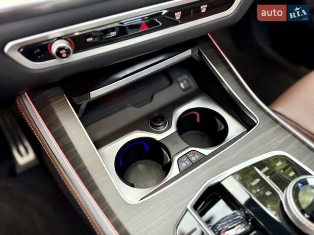 Чорний БМВ Х5, об'ємом двигуна 3 л та пробігом 34 тис. км за 129000 $, фото 41 на Automoto.ua