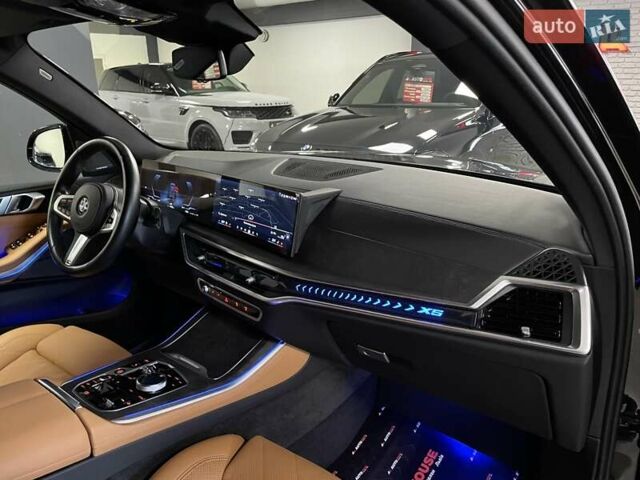 Чорний БМВ Х5, об'ємом двигуна 2.99 л та пробігом 10 тис. км за 112700 $, фото 43 на Automoto.ua