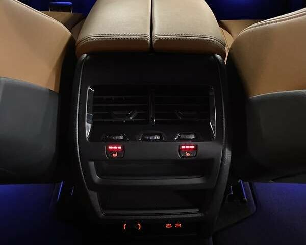 Чорний БМВ Х5, об'ємом двигуна 2.99 л та пробігом 10 тис. км за 112700 $, фото 39 на Automoto.ua