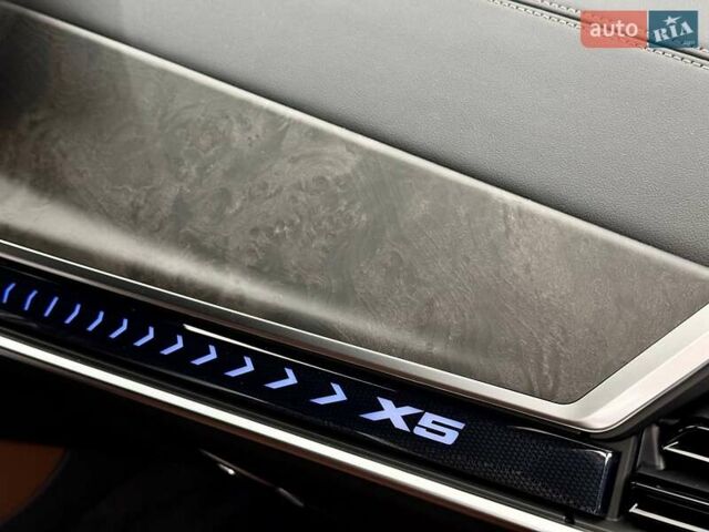 Черный БМВ Х5, объемом двигателя 3 л и пробегом 1 тыс. км за 127990 $, фото 40 на Automoto.ua