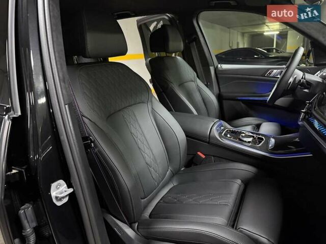 Черный БМВ Х5, объемом двигателя 4.4 л и пробегом 1 тыс. км за 159500 $, фото 110 на Automoto.ua