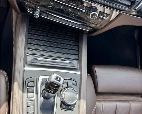 Фиолетовый БМВ Х5, объемом двигателя 2.99 л и пробегом 102 тыс. км за 40000 $, фото 14 на Automoto.ua