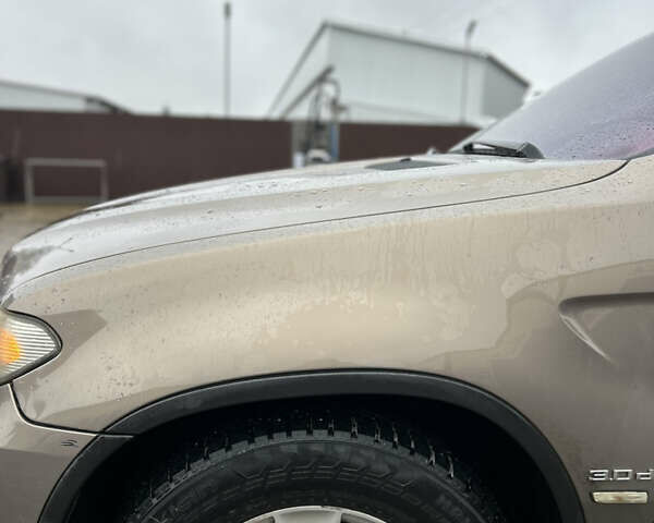 Коричневый БМВ Х5, объемом двигателя 3 л и пробегом 318 тыс. км за 9850 $, фото 19 на Automoto.ua