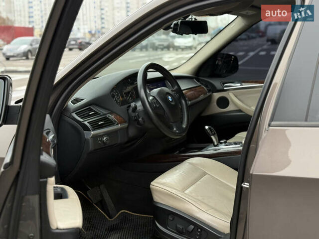 Коричневый БМВ Х5, объемом двигателя 2.98 л и пробегом 304 тыс. км за 10400 $, фото 10 на Automoto.ua