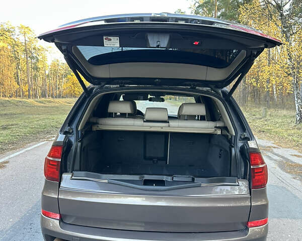 БМВ Х5 2010 в Чернигове на Automoto.ua Коричневый БМВ Х5, объемом двигателя 3 л и пробегом 303 тыс. км за 12800 $, фото 18 на Automoto.ua