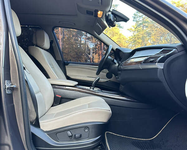 БМВ Х5 2010 в Чернигове на Automoto.ua Коричневый БМВ Х5, объемом двигателя 3 л и пробегом 303 тыс. км за 12800 $, фото 23 на Automoto.ua