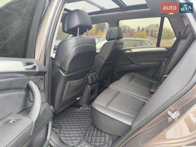 Коричневый БМВ Х5, объемом двигателя 3 л и пробегом 258 тыс. км за 17000 $, фото 9 на Automoto.ua