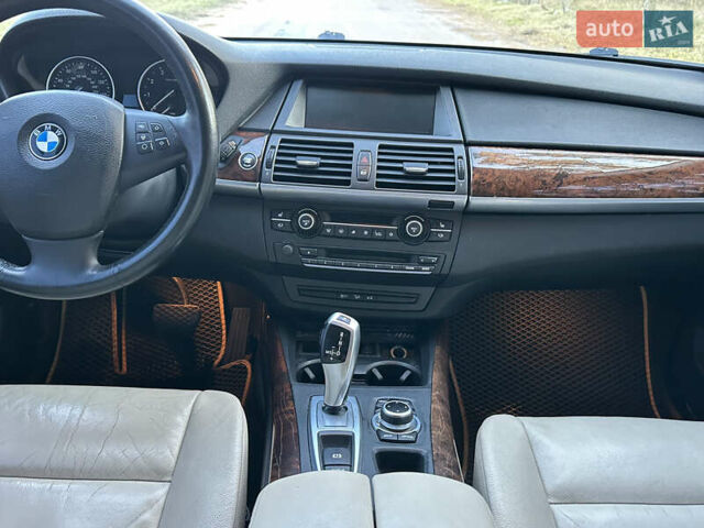 БМВ Х5 2010 в Чернигове на Automoto.ua Коричневый БМВ Х5, объемом двигателя 3 л и пробегом 303 тыс. км за 12800 $, фото 35 на Automoto.ua