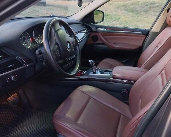 Коричневый БМВ Х5, объемом двигателя 2.98 л и пробегом 293 тыс. км за 14000 $, фото 12 на Automoto.ua