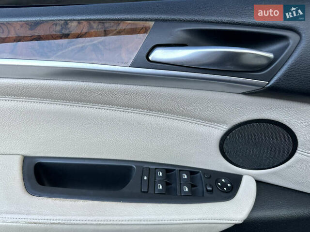 БМВ Х5 2010 в Чернигове на Automoto.ua Коричневый БМВ Х5, объемом двигателя 3 л и пробегом 303 тыс. км за 12800 $, фото 26 на Automoto.ua