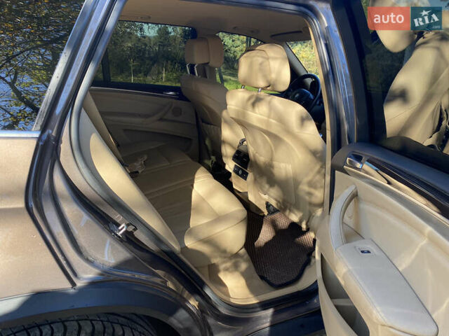 БМВ Х5 2010 в Новояворовск на Automoto.ua Коричневый БМВ Х5, объемом двигателя 2.99 л и пробегом 256 тыс. км за 16900 $, фото 13 на Automoto.ua