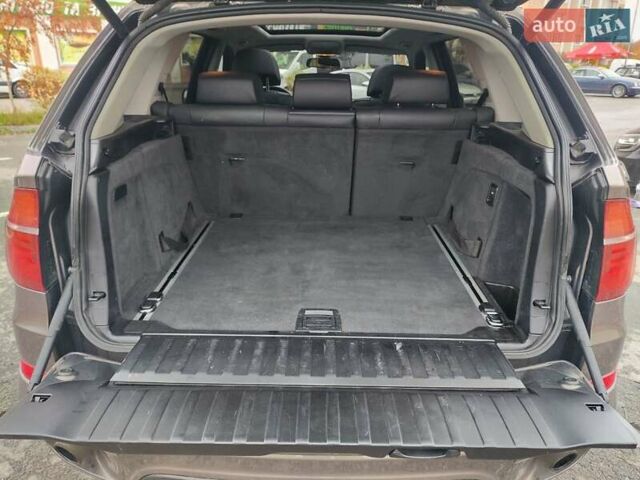 Коричневый БМВ Х5, объемом двигателя 3 л и пробегом 258 тыс. км за 17000 $, фото 11 на Automoto.ua