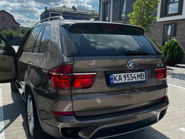 Коричневый БМВ Х5, объемом двигателя 3 л и пробегом 335 тыс. км за 10500 $, фото 3 на Automoto.ua
