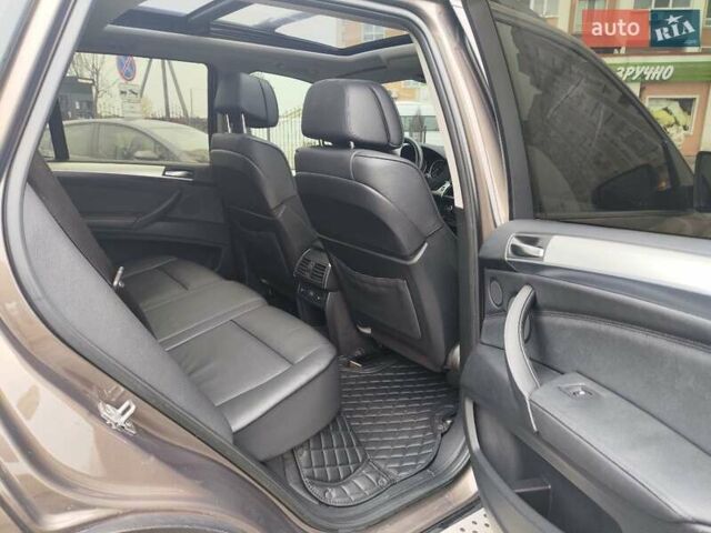 Коричневый БМВ Х5, объемом двигателя 3 л и пробегом 258 тыс. км за 17000 $, фото 13 на Automoto.ua