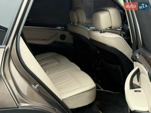 Коричневый БМВ Х5, объемом двигателя 2.98 л и пробегом 304 тыс. км за 10400 $, фото 19 на Automoto.ua