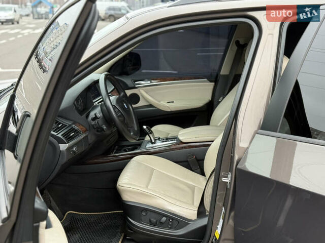 Коричневый БМВ Х5, объемом двигателя 2.98 л и пробегом 203 тыс. км за 11350 $, фото 16 на Automoto.ua