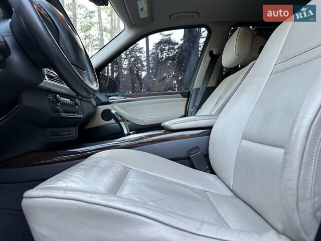 БМВ Х5 2010 в Чернигове на Automoto.ua Коричневый БМВ Х5, объемом двигателя 3 л и пробегом 303 тыс. км за 12800 $, фото 27 на Automoto.ua