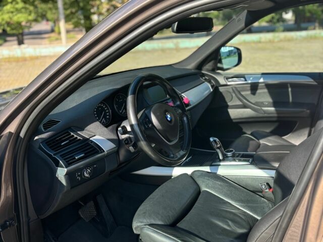 Коричневый БМВ Х5, объемом двигателя 3 л и пробегом 298 тыс. км за 13000 $, фото 5 на Automoto.ua