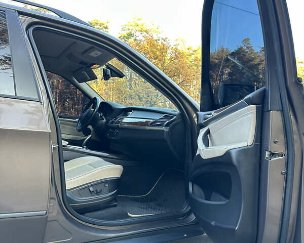 БМВ Х5 2010 в Чернигове на Automoto.ua Коричневый БМВ Х5, объемом двигателя 3 л и пробегом 303 тыс. км за 12800 $, фото 22 на Automoto.ua