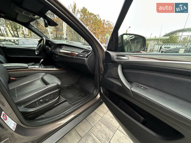 Коричневый БМВ Х5, объемом двигателя 2.99 л и пробегом 249 тыс. км за 19900 $, фото 27 на Automoto.ua