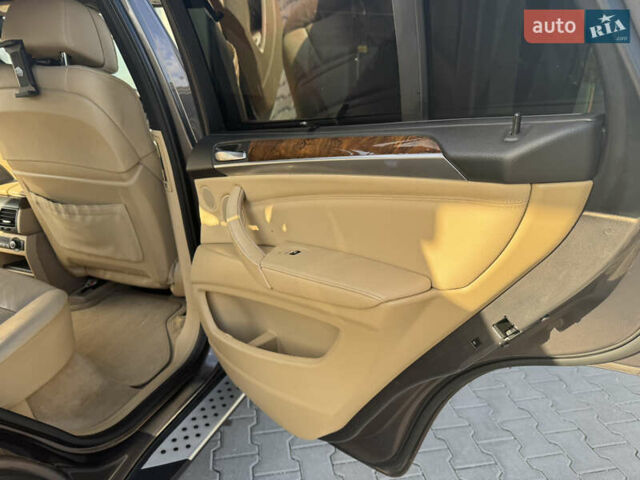 Коричневый БМВ Х5, объемом двигателя 2.98 л и пробегом 360 тыс. км за 16500 $, фото 6 на Automoto.ua