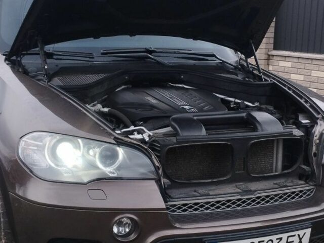 Коричневый БМВ Х5, объемом двигателя 3 л и пробегом 230 тыс. км за 17300 $, фото 2 на Automoto.ua