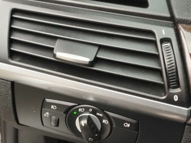 Коричневый БМВ Х5, объемом двигателя 3 л и пробегом 230 тыс. км за 17300 $, фото 7 на Automoto.ua