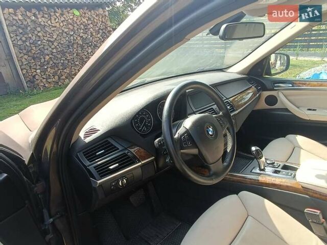 Коричневый БМВ Х5, объемом двигателя 2.99 л и пробегом 240 тыс. км за 18500 $, фото 1 на Automoto.ua