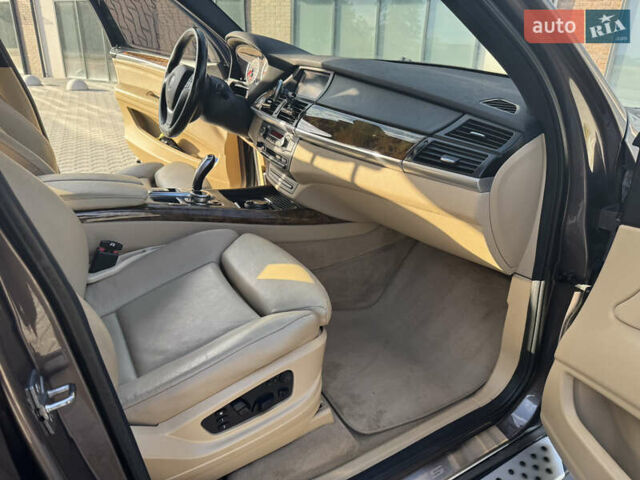 Коричневый БМВ Х5, объемом двигателя 2.98 л и пробегом 360 тыс. км за 16500 $, фото 11 на Automoto.ua