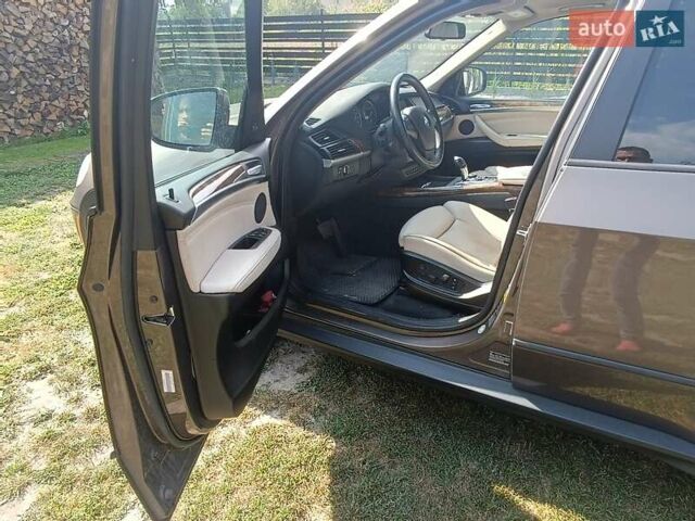 Коричневый БМВ Х5, объемом двигателя 2.99 л и пробегом 240 тыс. км за 18500 $, фото 2 на Automoto.ua