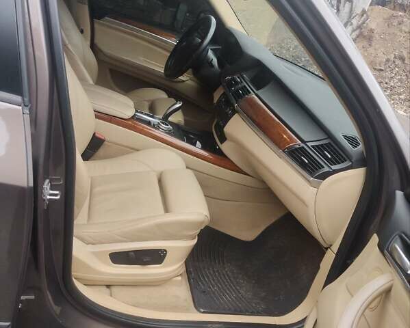 Коричневий БМВ Х5, об'ємом двигуна 2.98 л та пробігом 282 тис. км за 12500 $, фото 9 на Automoto.ua