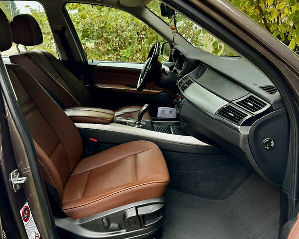 Коричневый БМВ Х5, объемом двигателя 3 л и пробегом 207 тыс. км за 21999 $, фото 22 на Automoto.ua