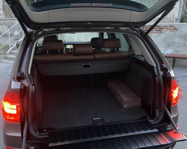 Коричневый БМВ Х5, объемом двигателя 3 л и пробегом 360 тыс. км за 16500 $, фото 6 на Automoto.ua