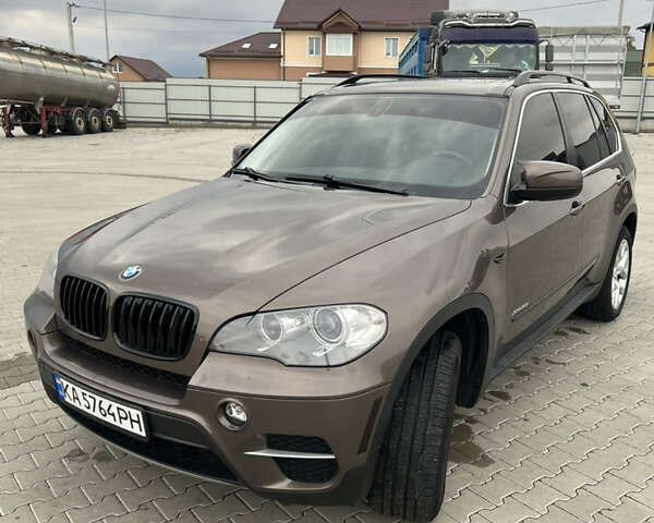 Коричневый БМВ Х5, объемом двигателя 2.98 л и пробегом 418 тыс. км за 10800 $, фото 1 на Automoto.ua