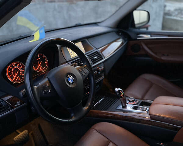 Коричневый БМВ Х5, объемом двигателя 3 л и пробегом 360 тыс. км за 16500 $, фото 4 на Automoto.ua