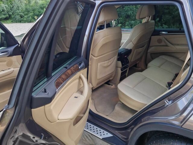 Коричневый БМВ Х5, объемом двигателя 3 л и пробегом 82 тыс. км за 18500 $, фото 10 на Automoto.ua