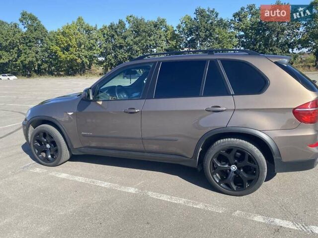 Коричневый БМВ Х5, объемом двигателя 3 л и пробегом 340 тыс. км за 15999 $, фото 3 на Automoto.ua