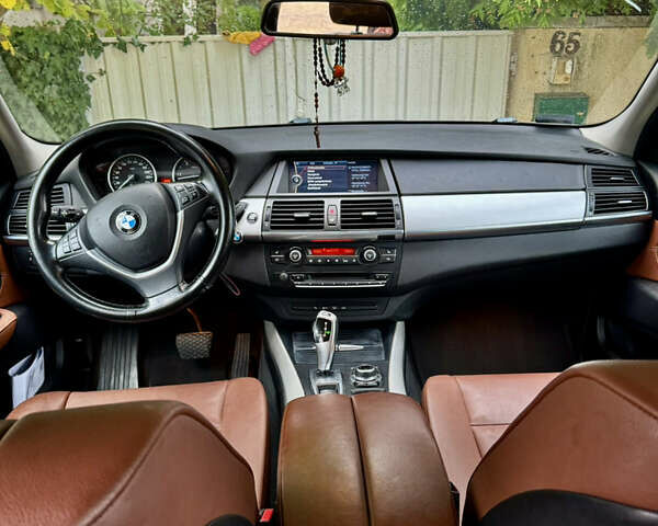 Коричневый БМВ Х5, объемом двигателя 3 л и пробегом 207 тыс. км за 22700 $, фото 17 на Automoto.ua