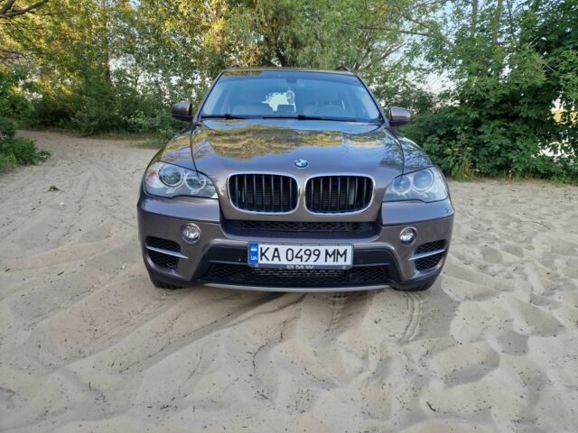Коричневый БМВ Х5, объемом двигателя 3 л и пробегом 82 тыс. км за 18500 $, фото 1 на Automoto.ua