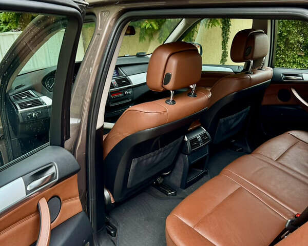 Коричневый БМВ Х5, объемом двигателя 3 л и пробегом 207 тыс. км за 22700 $, фото 16 на Automoto.ua